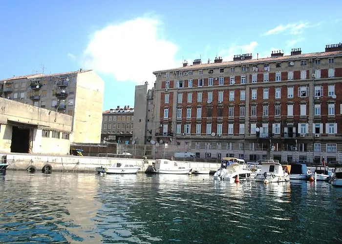 Center Demetrova Pensjonat